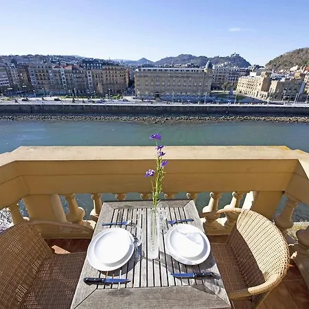 The Collection | City Centre - River View San Sebastian